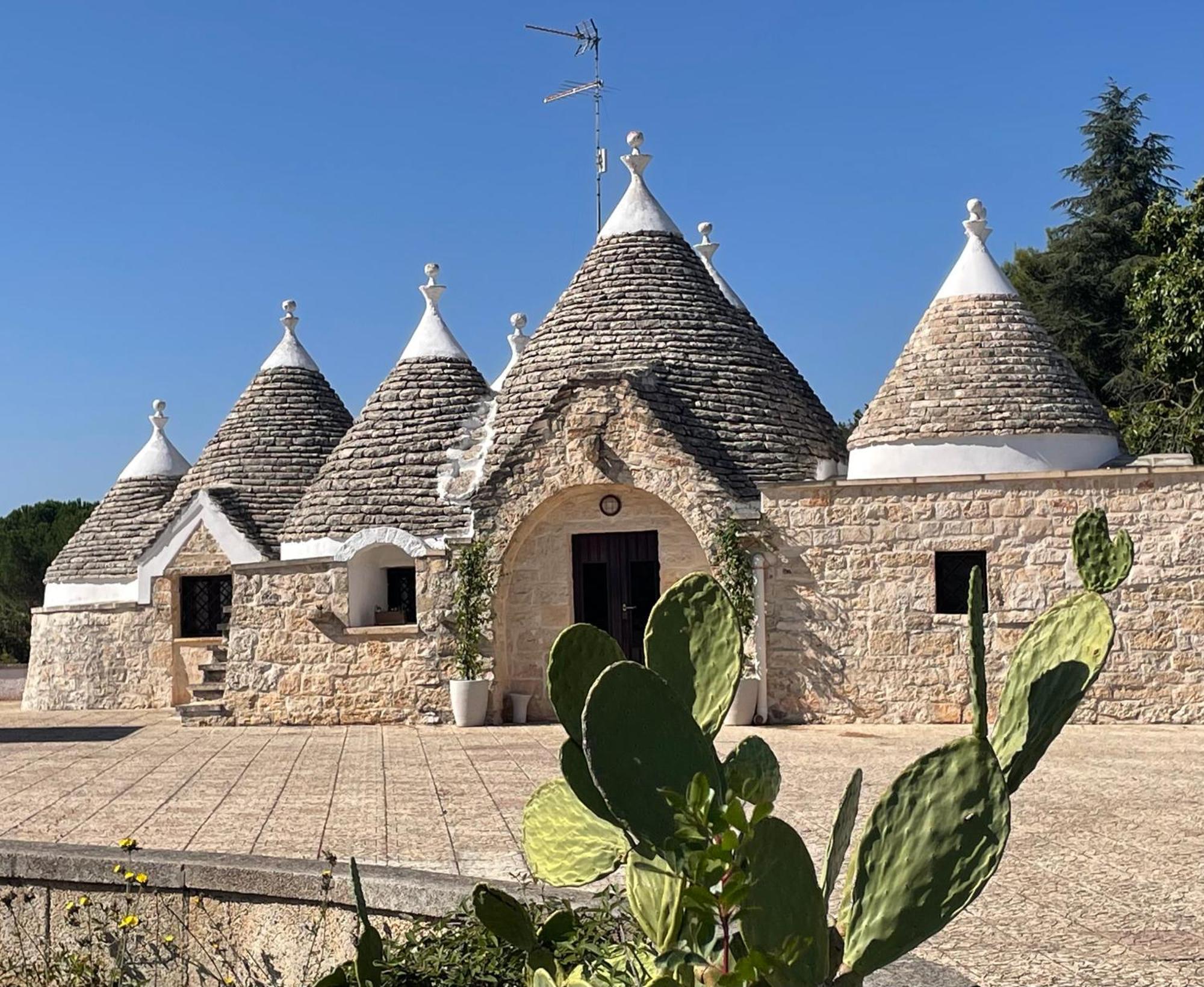 Trulli Del Sole Villa Martina Franca Exterior foto